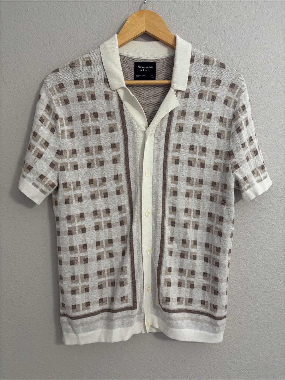 Abercrombie & Fitch Cream Brown Short Sleeve Button-Front Knit Polo Sweater XS